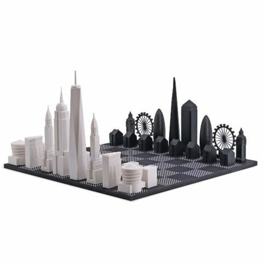 Hobbies & Gadgets * | Skyline Chess Acrylic London Vs New York B/W Hatch Board